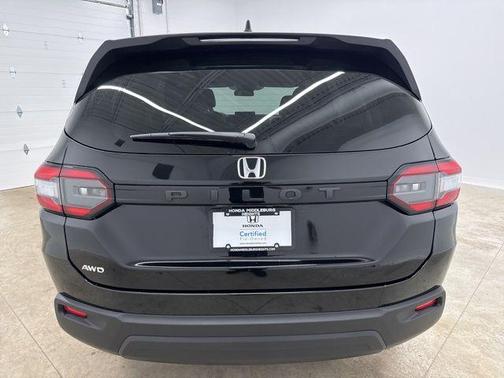 Crystal Black Pearl 2023 Honda Pilot AWD LX