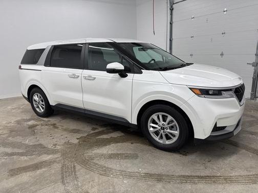 2022 Kia Carnival LX