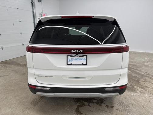 2022 Kia Carnival LX