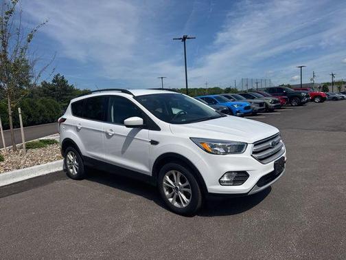 Oxford White 2018 Ford Escape SE