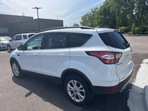 Oxford White 2018 Ford Escape SE