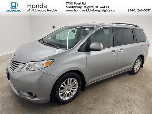 2017 Toyota Sienna XLE