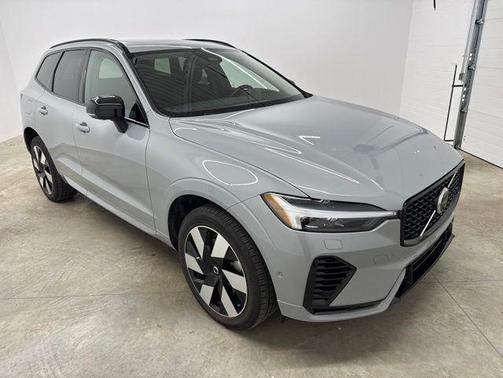 Vapour Grey Metallic 2025 Volvo XC60 Plug-In Hybrid Plus, T8 AWD Electric/Gasoline, Dark