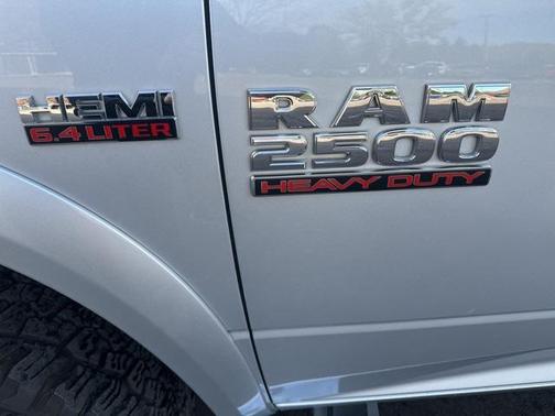 2018 RAM 2500 Laramie Crew Cab 4x4 6'4' Box