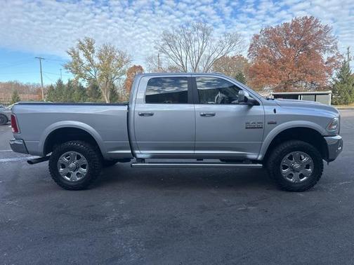 2018 RAM 2500 Laramie Crew Cab 4x4 6'4' Box