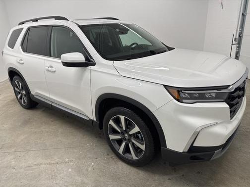 2025 Honda Pilot Touring 8-Passenger