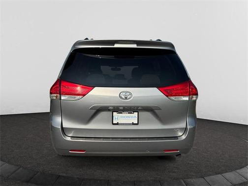2014 Toyota Sienna LE