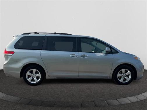 2014 Toyota Sienna LE
