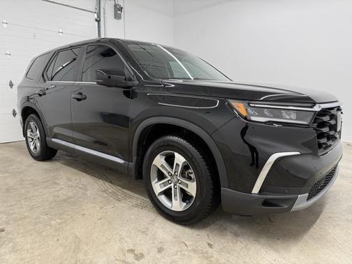 2023 Honda Pilot AWD EX-L 8 Passenger