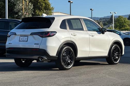 Platinum White Pearl 2026 Honda HR-V