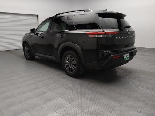 2022 Nissan Pathfinder SV 2WD