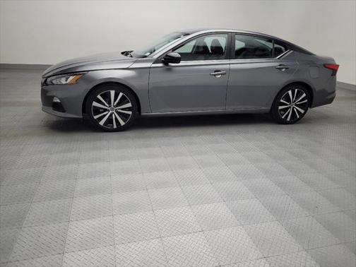 2022 Nissan Altima SR FWD