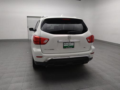 2019 Nissan Pathfinder SL