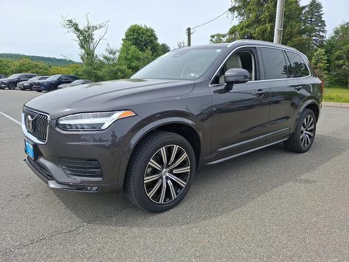 2023 Volvo XC90 B5 Core