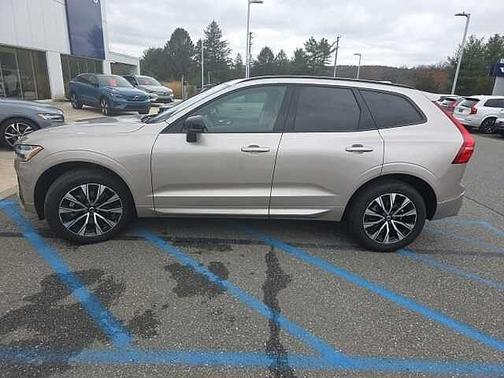2024 Volvo XC60 Plus