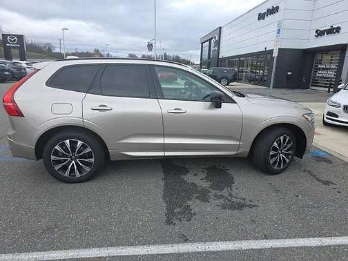 2024 Volvo XC60 Plus