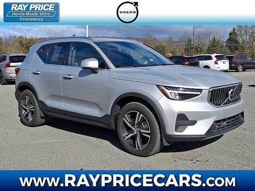 2025 Volvo XC40 Core