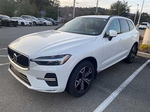 2022 Volvo XC60 B5 Momentum
