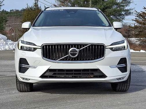 2022 Volvo XC60 B5 Momentum