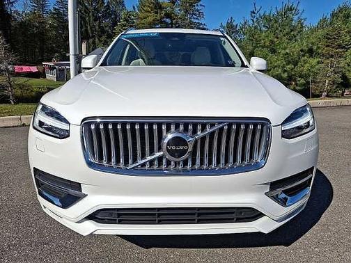 2023 Volvo XC90 Plus