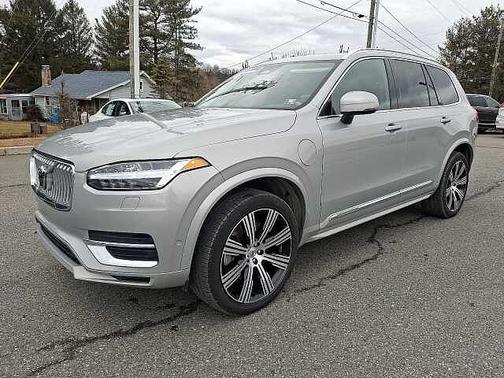 2023 Volvo XC90 Plus