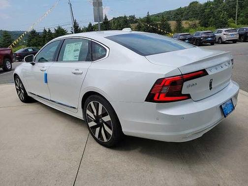 2024 Volvo S90 Recharge Plug-In Hybrid T8 Ultimate