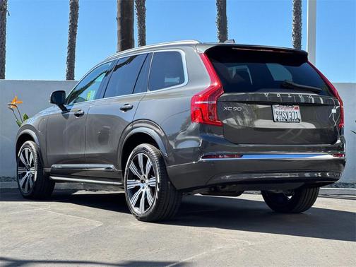 2024 Volvo XC90 Recharge Plug-In Hybrid T8 Core Bright Theme