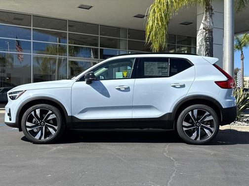 Cloud Blue 2026 Volvo XC40 Ultra, B5 AWD Gas (mild hybrid), Dark