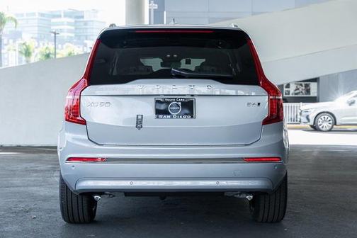 2025 Volvo XC90 B6 Plus 6-Seater