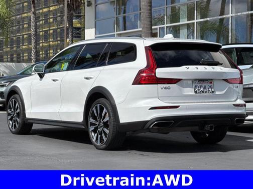 2021 Volvo V60 Cross Country T5
