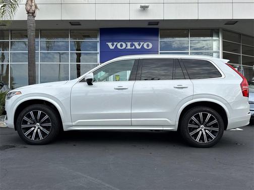 2023 Volvo XC90 B6 Core