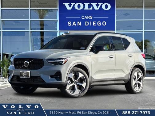 2026 Volvo XC40 Plus, B4 FWD Gas (mild hybrid), Dark