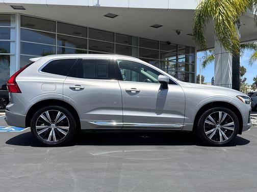Silver Dawn Metallic 2023 Volvo XC60 B5 Plus Bright Theme