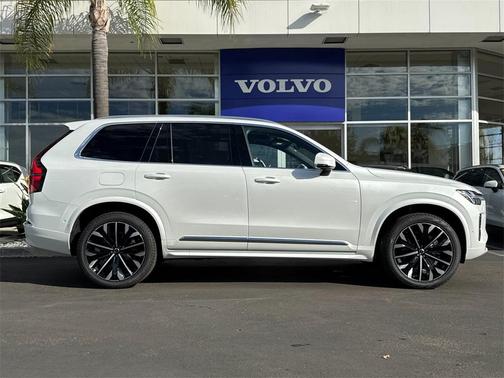 2026 Volvo XC90 B6 Plus 7-Seater