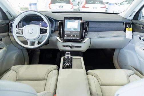 2025 Volvo XC90 B6 Ultra