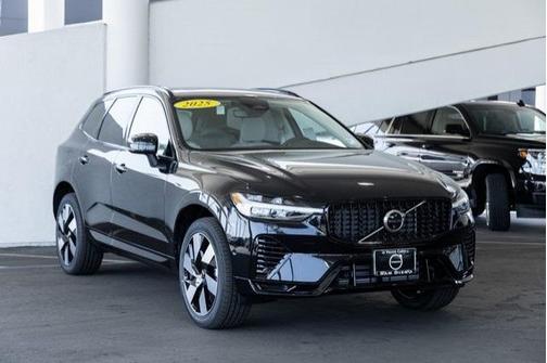 2025 Volvo XC60 Plug-In Hybrid T8 Plus