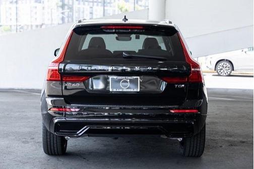 2025 Volvo XC60 Plug-In Hybrid T8 Plus