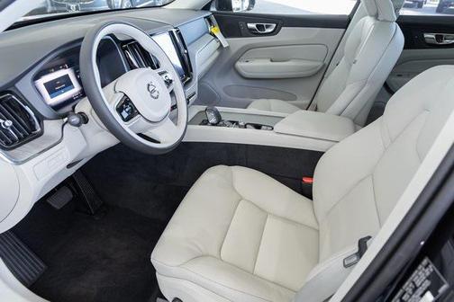 2025 Volvo XC60 Plug-In Hybrid T8 Plus