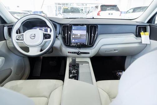 2025 Volvo XC60 Plug-In Hybrid T8 Plus