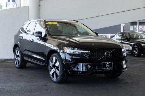 2025 Volvo XC60 Plug-In Hybrid Plus