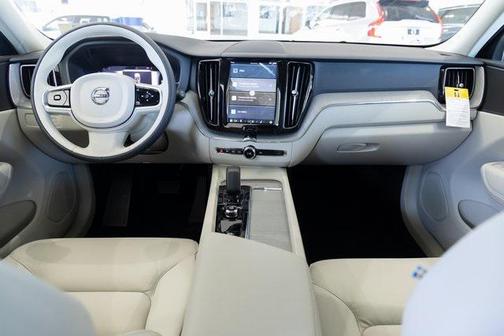 2025 Volvo XC60 Plug-In Hybrid Plus