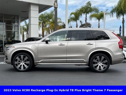2023 Volvo XC90 Recharge Plug-In Hybrid T8 Plus Bright Theme 7-Seater