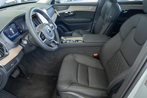 2025 Volvo XC90 B5 Plus 7-Seater