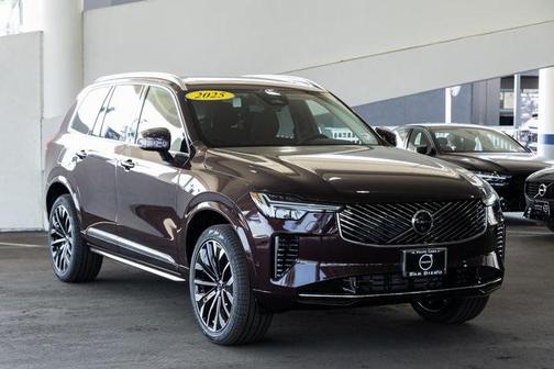 2025 Volvo XC90 B5 Plus 6-Seater