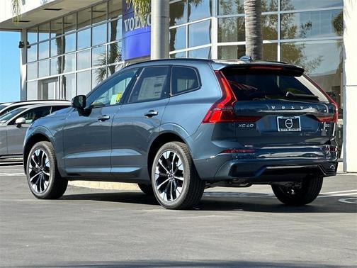 2026 Volvo XC60 B5 Plus