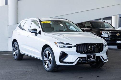 2025 Volvo XC60 Plug-In Hybrid T8 Core