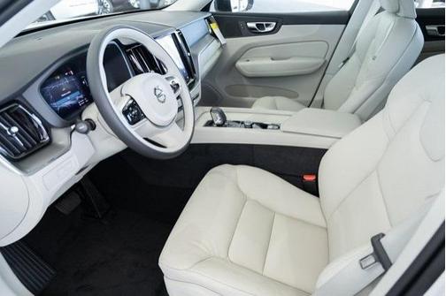 2025 Volvo XC60 Plug-In Hybrid T8 Core