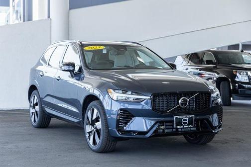 2025 Volvo XC60 Plug-In Hybrid T8 Plus