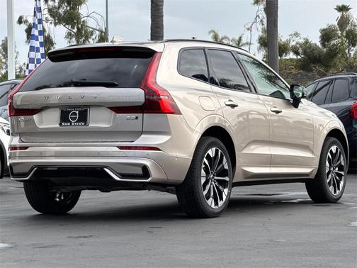 2026 Volvo XC60 B5 Plus