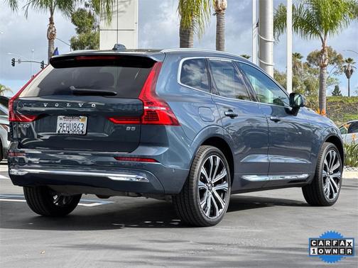 2023 Volvo XC60 B5 Ultimate Bright Theme